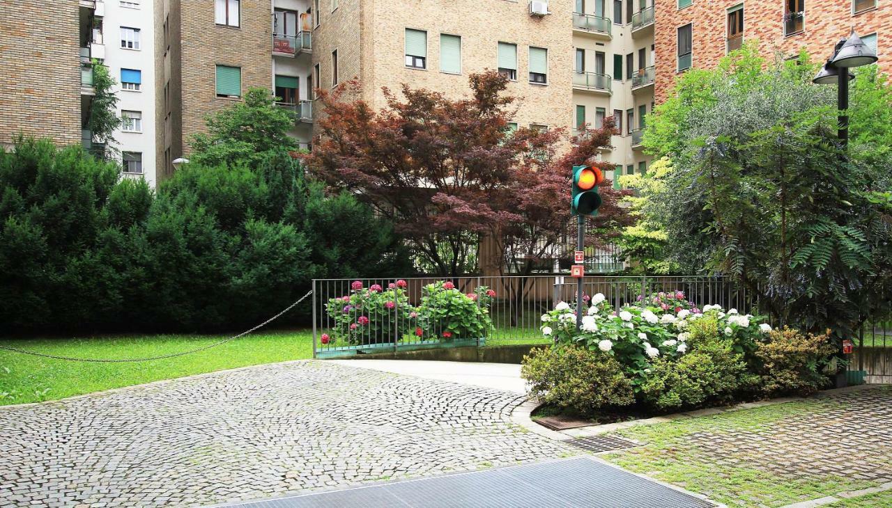 Game House In The Center Apartment Milan Luaran gambar